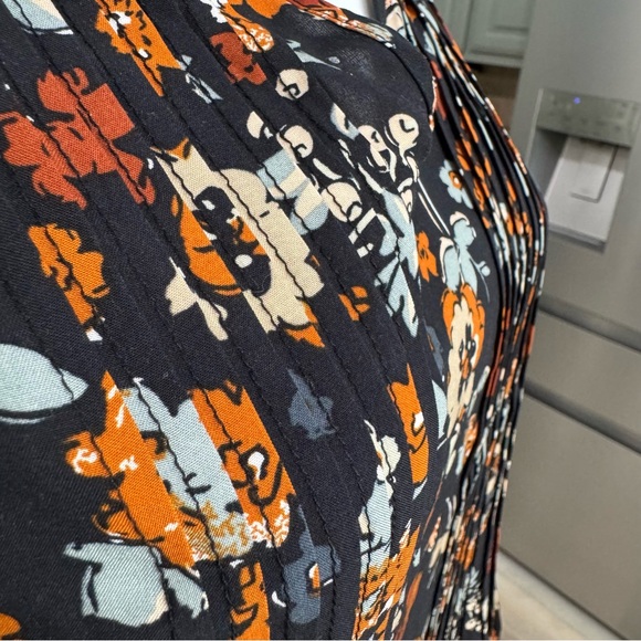 NWT 𝘾𝙧𝙖𝙘𝙠𝙚𝙧 𝘽𝙖𝙧𝙧𝙚𝙡 Floral Top Size Large - Picture 9 of 16